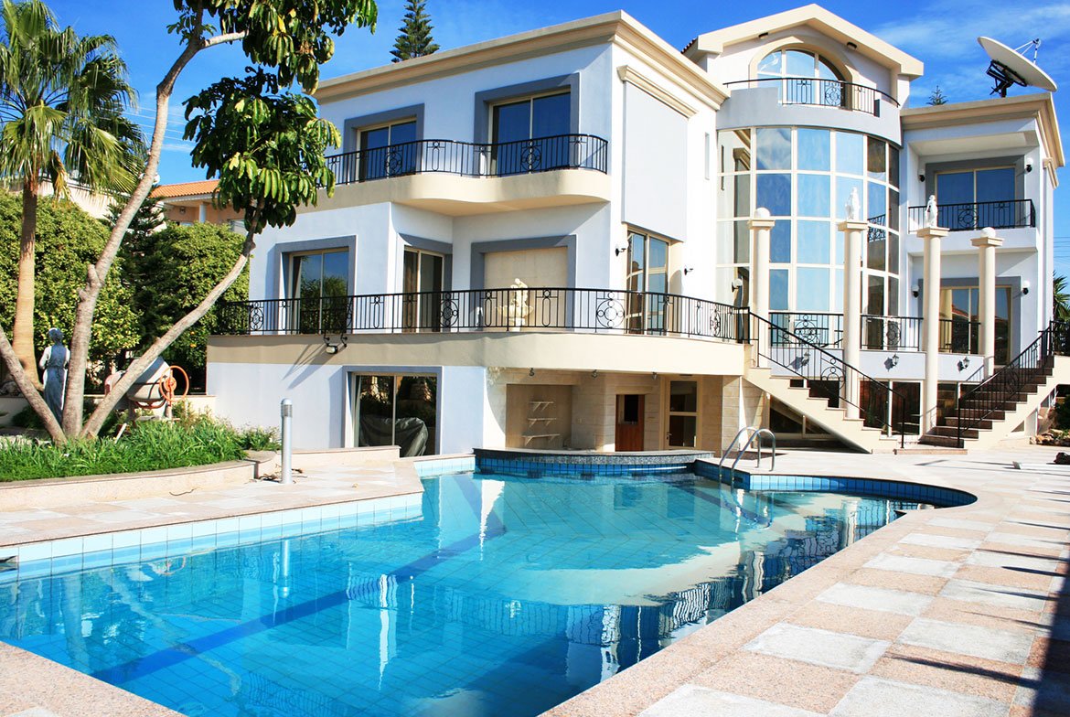 villa-1 Villa with pool