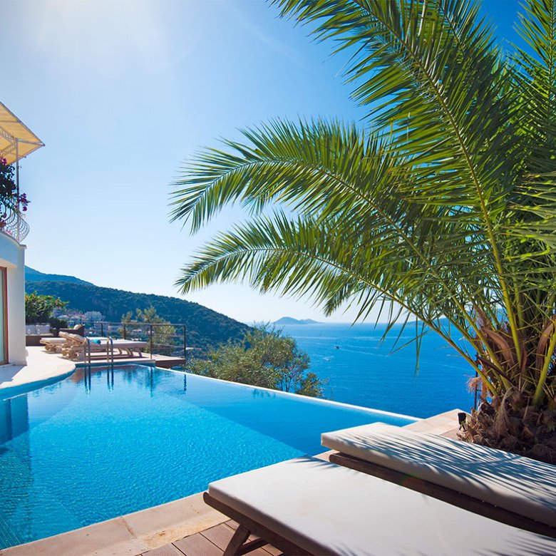 Gorgeous apartment bay front