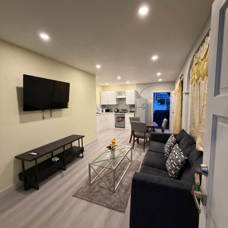 Luxury Apartment Building for Sale!