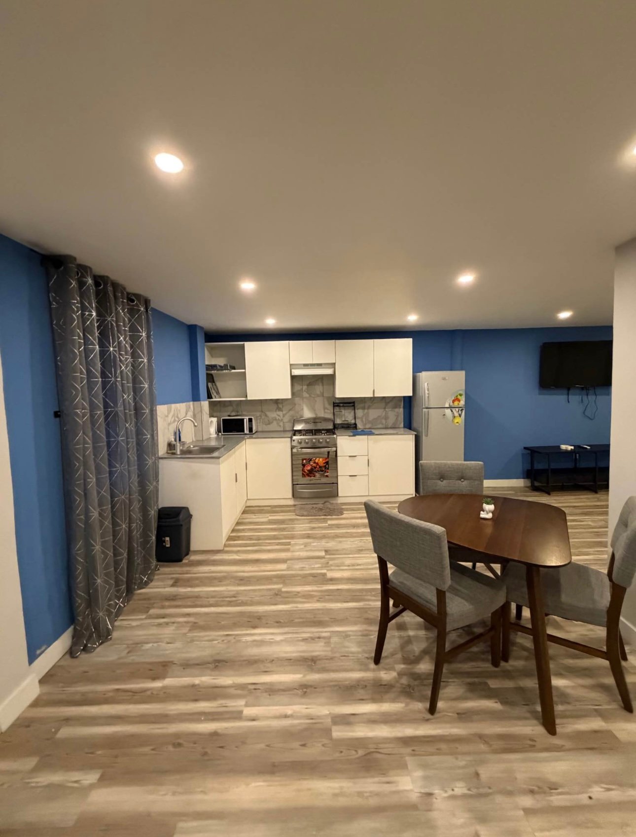 Luxury Apartment Building for Sale!