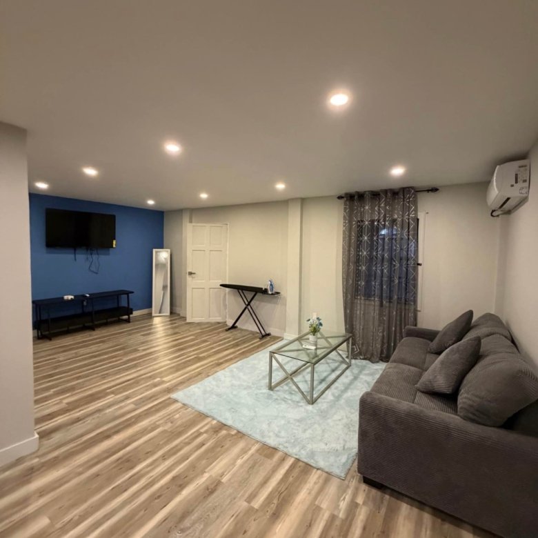 Luxury Apartment Building for Sale!